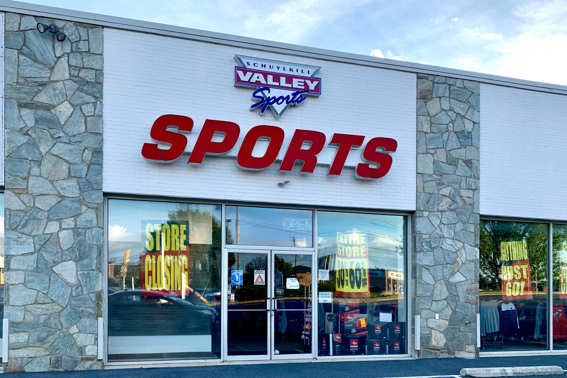 Schuylkill Valley Sports Closing Store in Muhlenberg Township