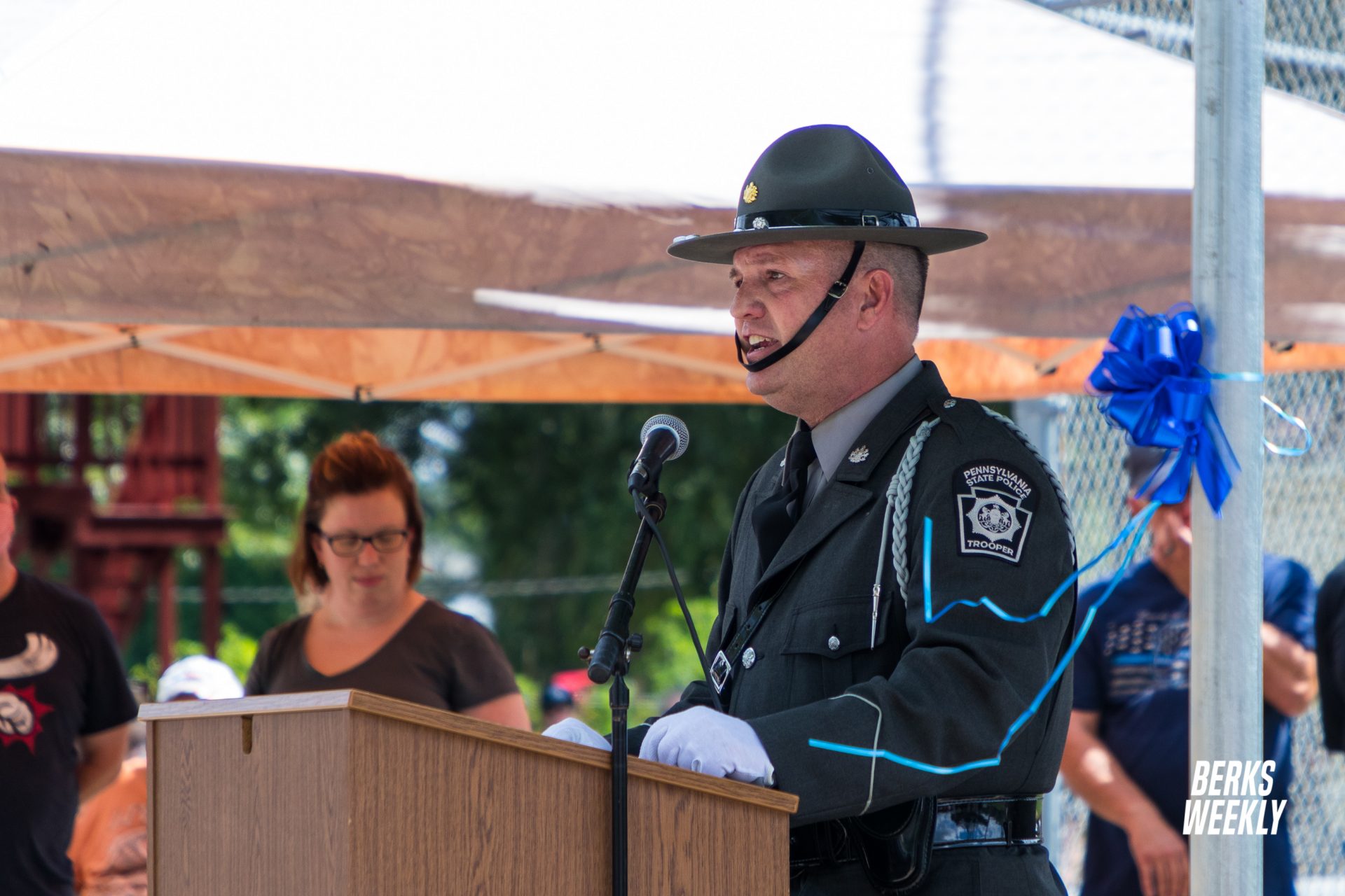 Hundreds Rally in Robesonia to 'Back the Blue'