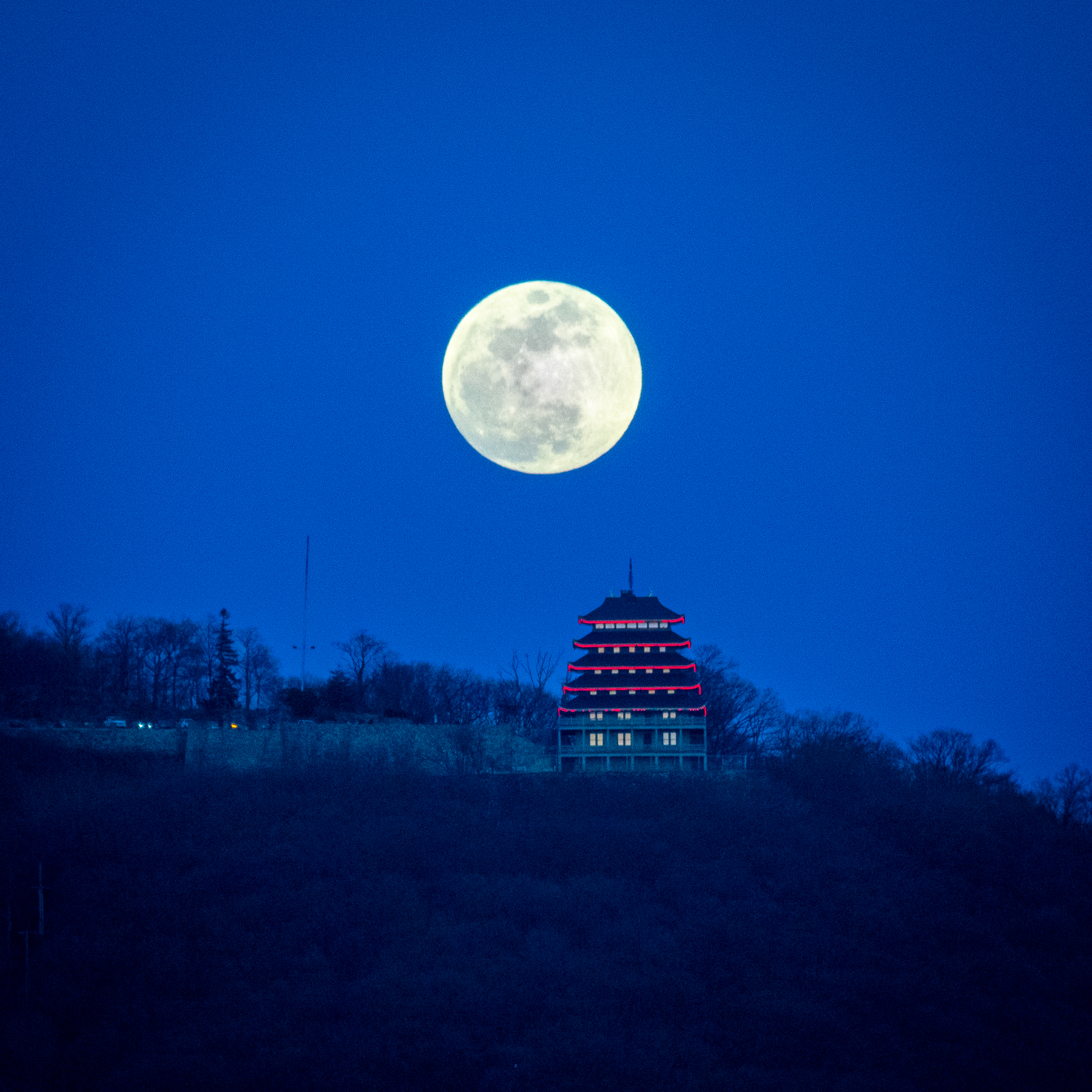 Moonrise over the Reading Pagoda.