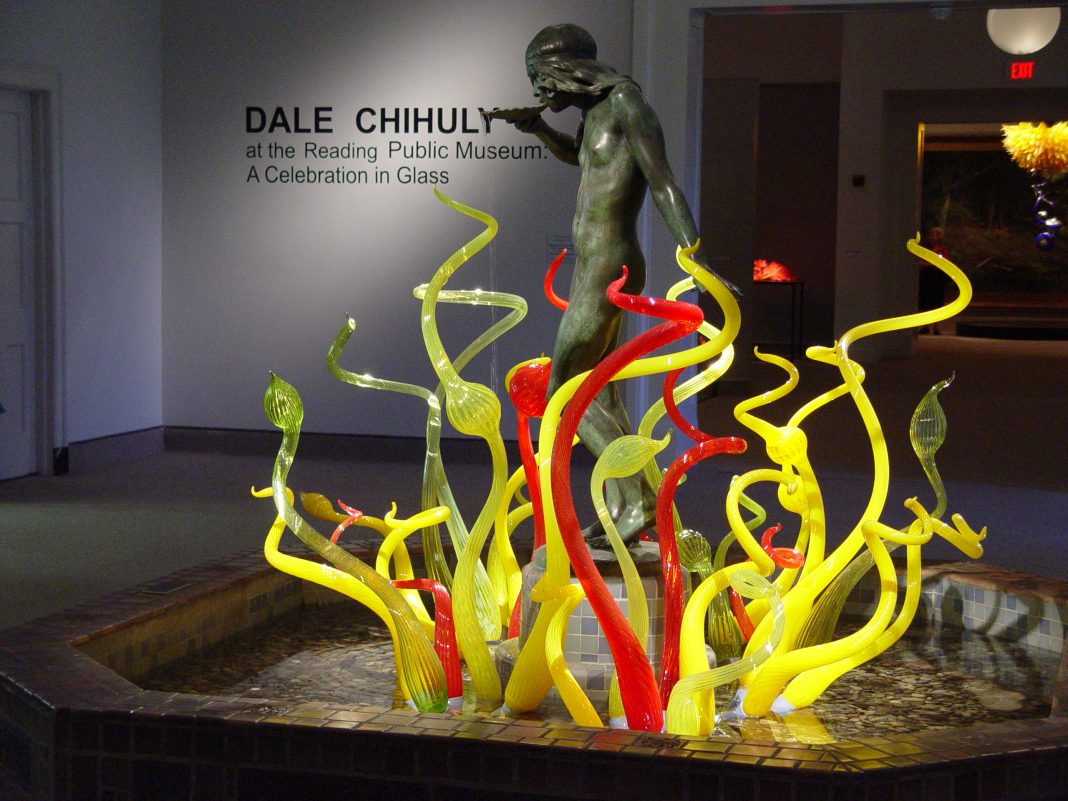 Fountain Spray in 2004, installed in the fountain on The Museum’s second floor. After repeated failed leak repairs, the fountain was removed and Fountain Spray was put in storage.